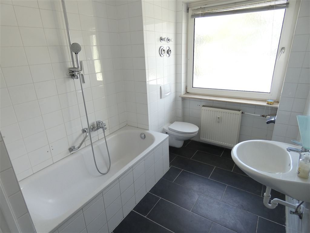 Helles Badezimmer