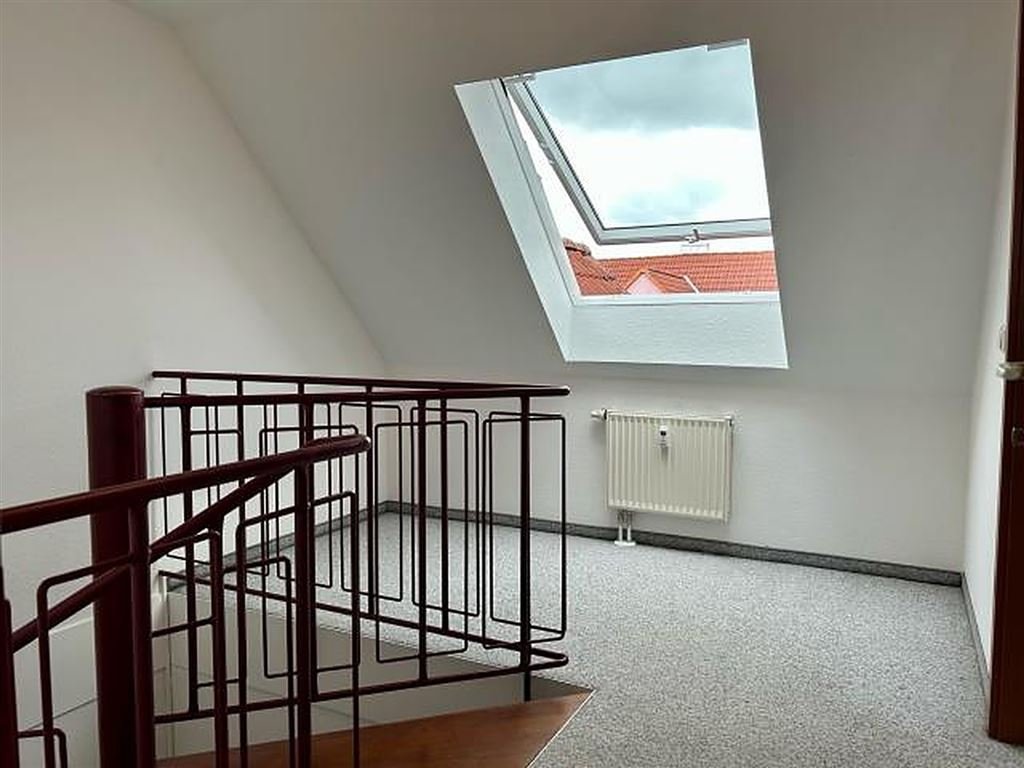 Galerie mit großem Dachflächenfenster